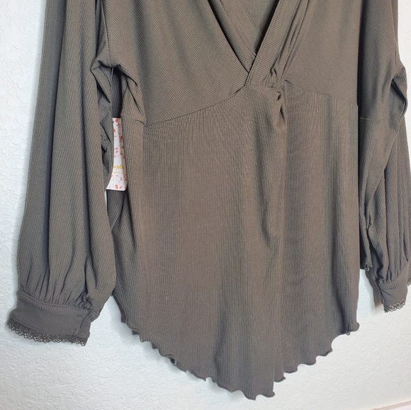 NWT FREE PEOPLE | Shimmy Shake Top Army Green - Picture 7 of 8